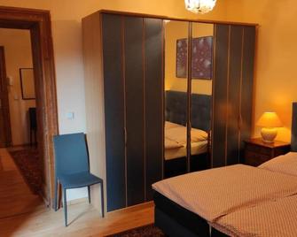 Hotel Gunia - Berlin - Schlafzimmer