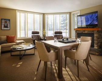 On mountain 2 bedroom 2 bathroom condo, access to hot tub and sauna - Fernie - Dining room