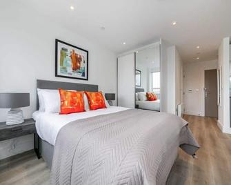 Modern and Bright Studio in Central East Grinstead - East Grinstead - Bedroom