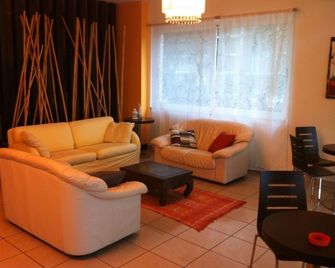 Hotel Orly - צ'זנאטיקו - סלון