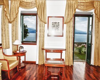 Relais Casali della Cisterna - Belgirate - Wohnzimmer