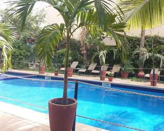 Fana Hotel - Dakar - Piscina
