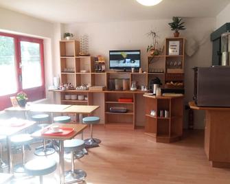 موتل 24 آور هانوفر - هانوفر - غرفة طعام