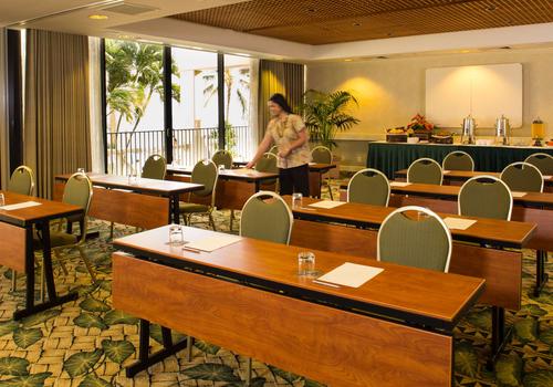 OUTRIGGER Waikiki Beach Resort, Honolulu – Updated 2023 Prices