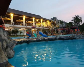 Sang Nhu Ngoc Resort - Chau Doc - Pool
