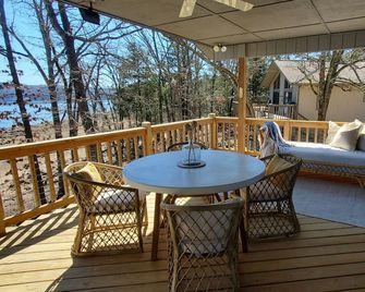 Huckleberry Shores-Lakefront & Lakeview Home-Near Boat Launch-Swimming Pool. - Garfield - Balcón
