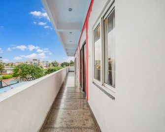 Hotel O Girdharwal Resort - 哥打 - 陽台