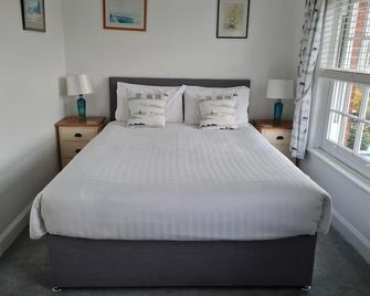 Endeavour House - Cowes - Bedroom