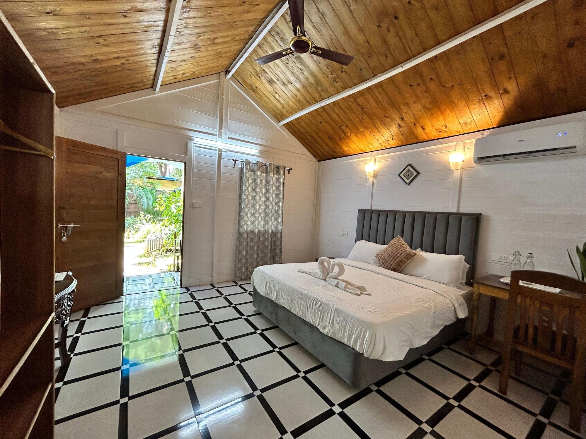 كينجز فيلا ريزورت - كاناكونا - غرفة نوم