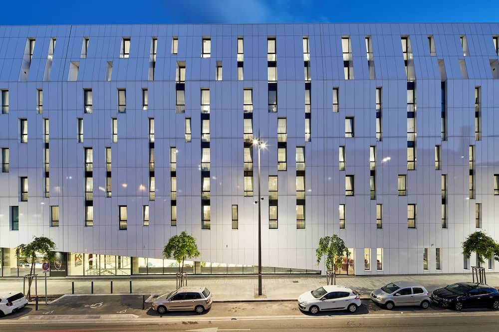 Toyoko Inn Marseille Saint Charles - Marseille - Bâtiment