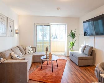 Apartment Passau D, Zentral, Cozy, Parking Place - Passau - Wohnzimmer