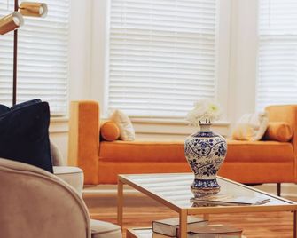10 mins to World Cup Arena & FanFest - Family Home - Kansas City - Living room