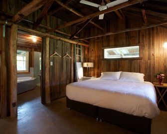 Historic Miners Cottage on Howqua River - Merrijig - Camera da letto