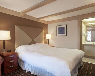 Knights Inn Greensburg - Greensburg - Bedroom