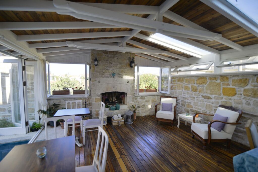 إسكي تاس أوتل - سسمى