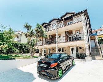 Apartments Belani - Igalo - Building