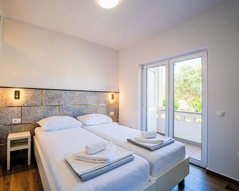 Resort Trcol - Novalja