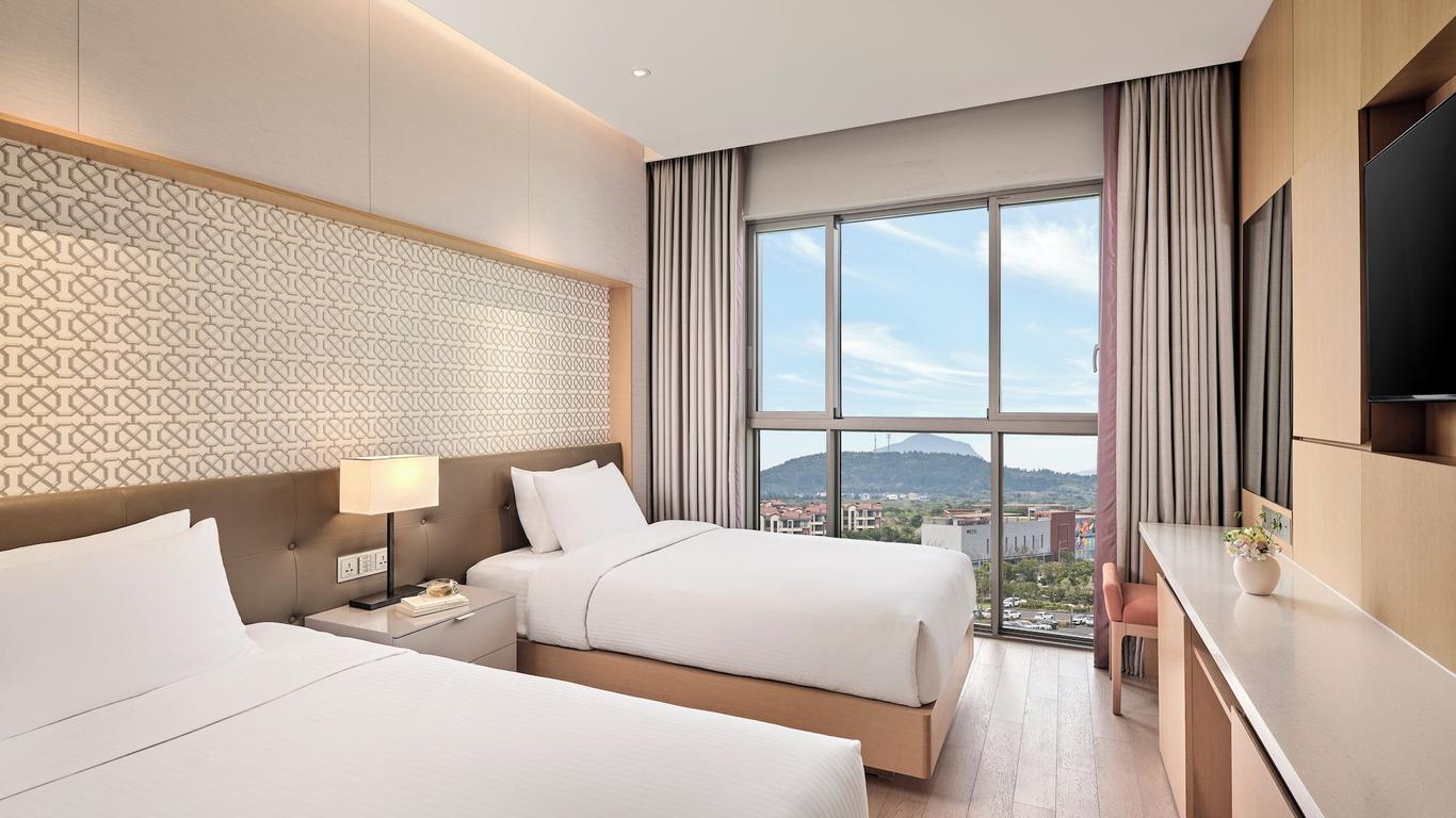 Landing Jeju Shinhwa World Hotel