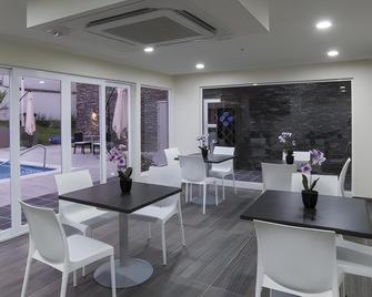 Candlewood Suites Queretaro Juriquilla By IHG - Santiago de Querétaro - Restaurante