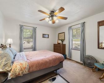 Peaceful Waters - Lakefront House w/Martini deck - Gravois Mills - Habitación