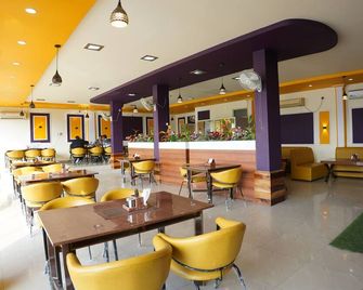 Besillio Grand Hotel & Restaurant - Mandi - Restaurant