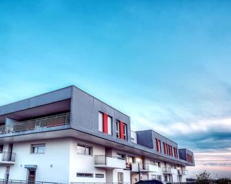 Zenitude Hôtel-Résidences Les Hauts Du Chazal - Besançon - Gebäude