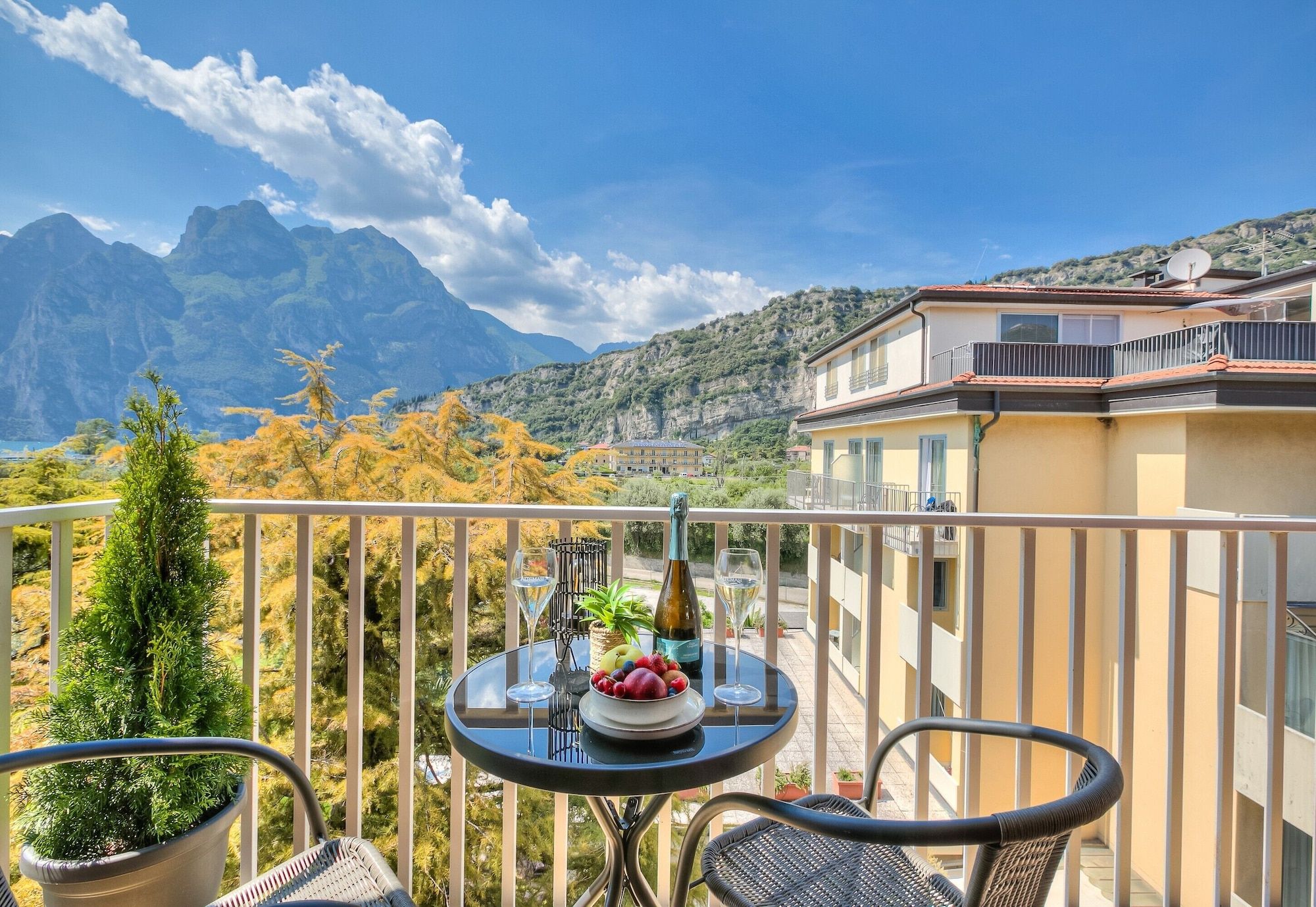 Bike & Wind Hotel Villa Maria - Nago–Torbole - מרפסת