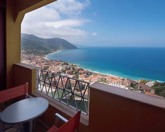 Gh Avalon Sikani - Gioiosa Marea - Balcon