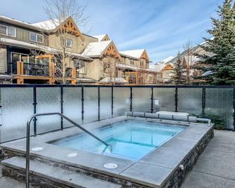 Scenic 1 Bedroom Plus Den, Pet Friendly Managed By Little Sister Getaways - Dead Man's Flats - Pool