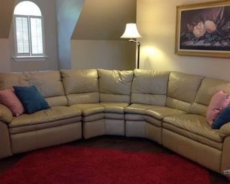 Charming Cypress Guesthouse - Cypress - Huiskamer