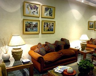 Hotel Diego de Almagro Aeropuerto - Santiago'dan - Oturma odası