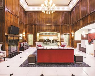 La Quinta Inn & Suites by Wyndham Allen at The Village - Allen - Lobby