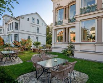 Villa Stock Appartement mit großer Veranda - Heringsdorf - Patio