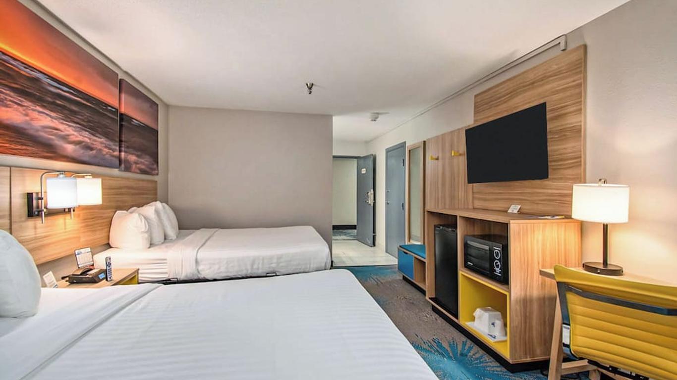Days Inn & Suites by Wyndham Mt Pleasant
