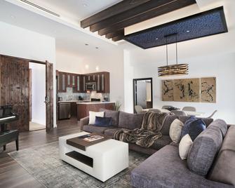 Sunset Marquis - West Hollywood - Living room