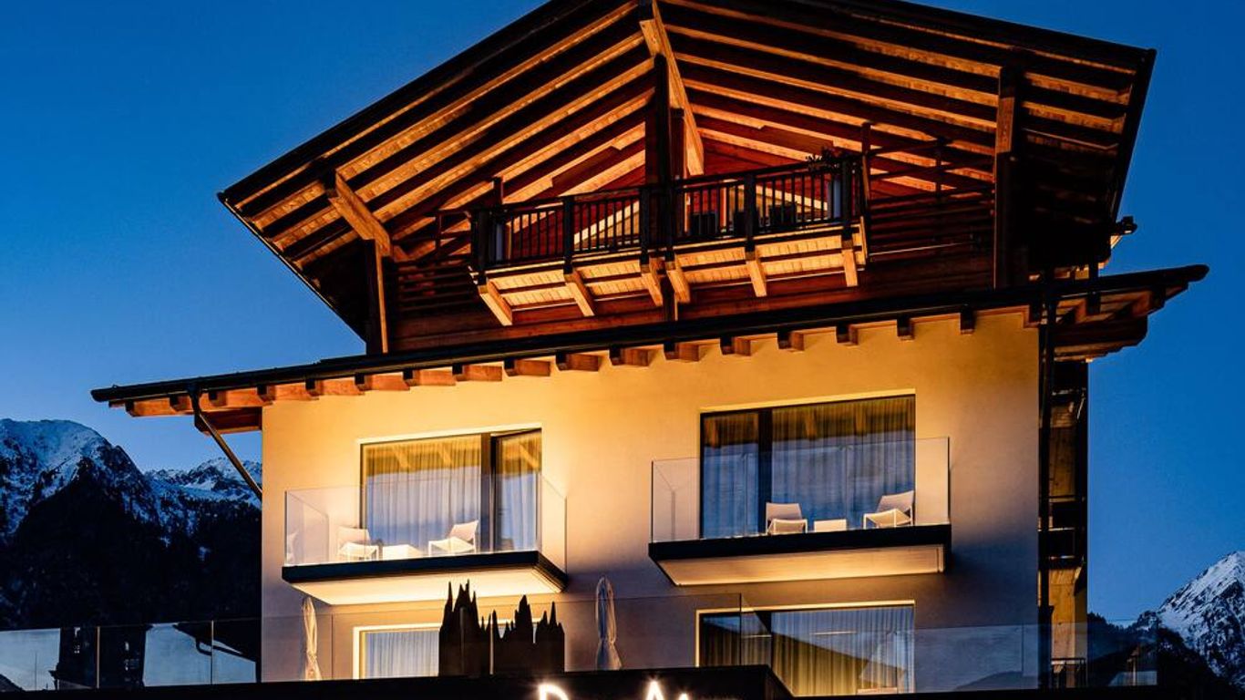 Dolomeet Boutique Hotel