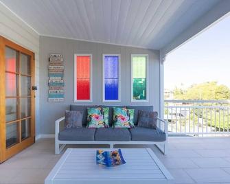 We16 Luxury 4b3b W Parking+homepod Music System - Brisbane - Balcony
