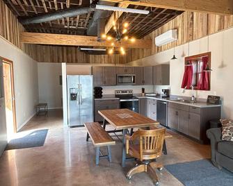 Modern Apartment in Historic Building - Rocky Top