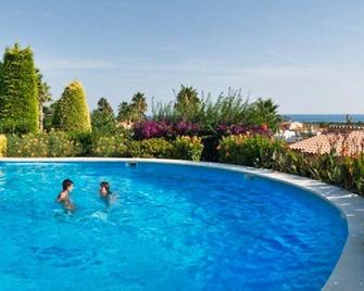 Apartamentos Mar Blau - Alayor - Piscina
