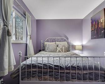 Super Cute & Nice Home of Yours in Madison Hts, MI - Madison Heights - Bedroom