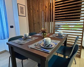 Vacation Luxury House Cassino luxury and technology at the foot of the abbey - Cassino - Comedor