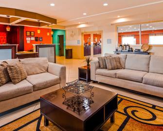 Best Western Plus Magee Inn and Suites - Magee - Living room