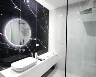 N Hotel By Noshi - Tirana - Badkamer