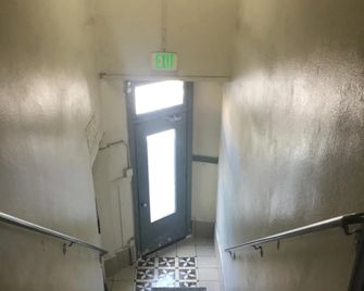 Entella Hotel - San Francisco - Stairs