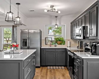 Walk to Dowtown Frisco, Family, Work Remote! - Frisco - Cocina