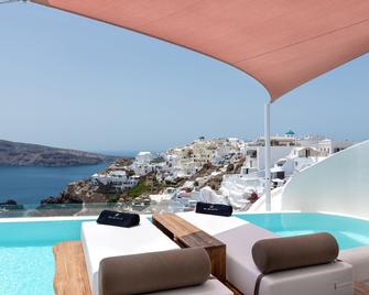Andronis Luxury Suites - Oia - Pool