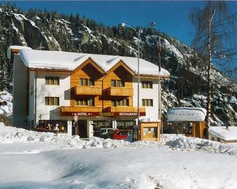 Hotel Massa - Naters - Gebäude