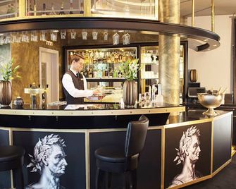 Victor's Residenz-Hotel Schloss Berg - Perl - Bar