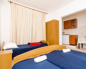 Guest House Kiko - Studio (A3) - Pomena - Bedroom