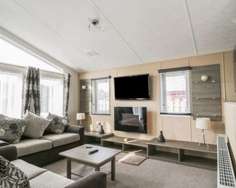 Cheri - Dalbeattie - Living room
